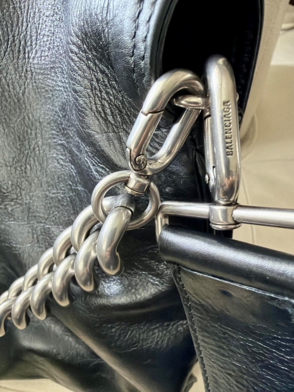 🖤 Balenciaga BB Soft Large Flap Bag — Black Calfskin / Aged Silver Hardware - Picture 5 of 9